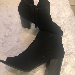 Black Peep Toe Chunky Heel Shoes